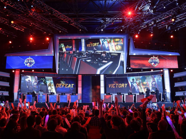 计算期望值（EV）：每一手牌背后都是数学的正负值。（期望值视角：每一手牌的数学盈亏）